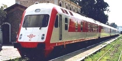 Dieselgetriebener Intercity der griechischen Eisenbahn OSE